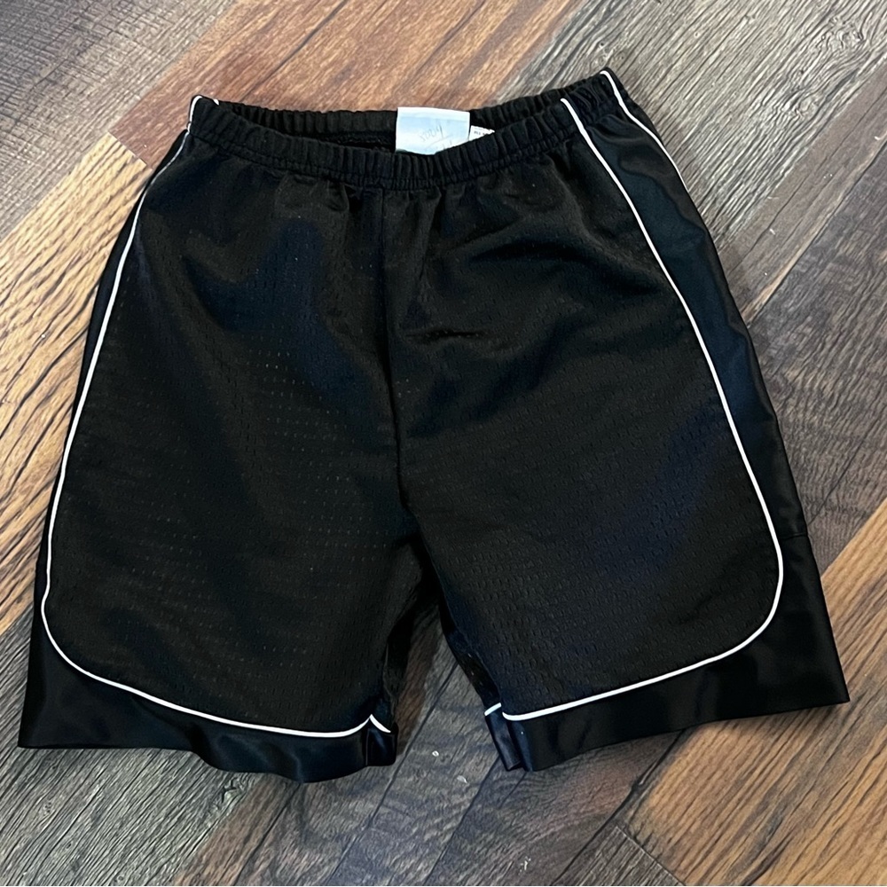Shorts - Picture 4 of 5